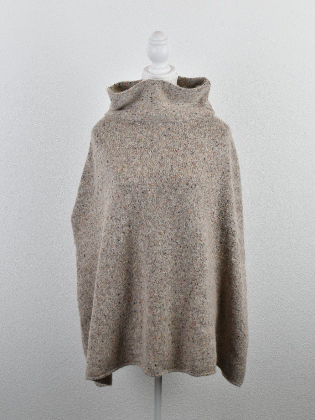Maglioni & Felpe: Gran Sasso Poncho Pullover, beige meliert, Gr.40/42 – Usato da Nürensdorf venduto da 2ND_STORY 1