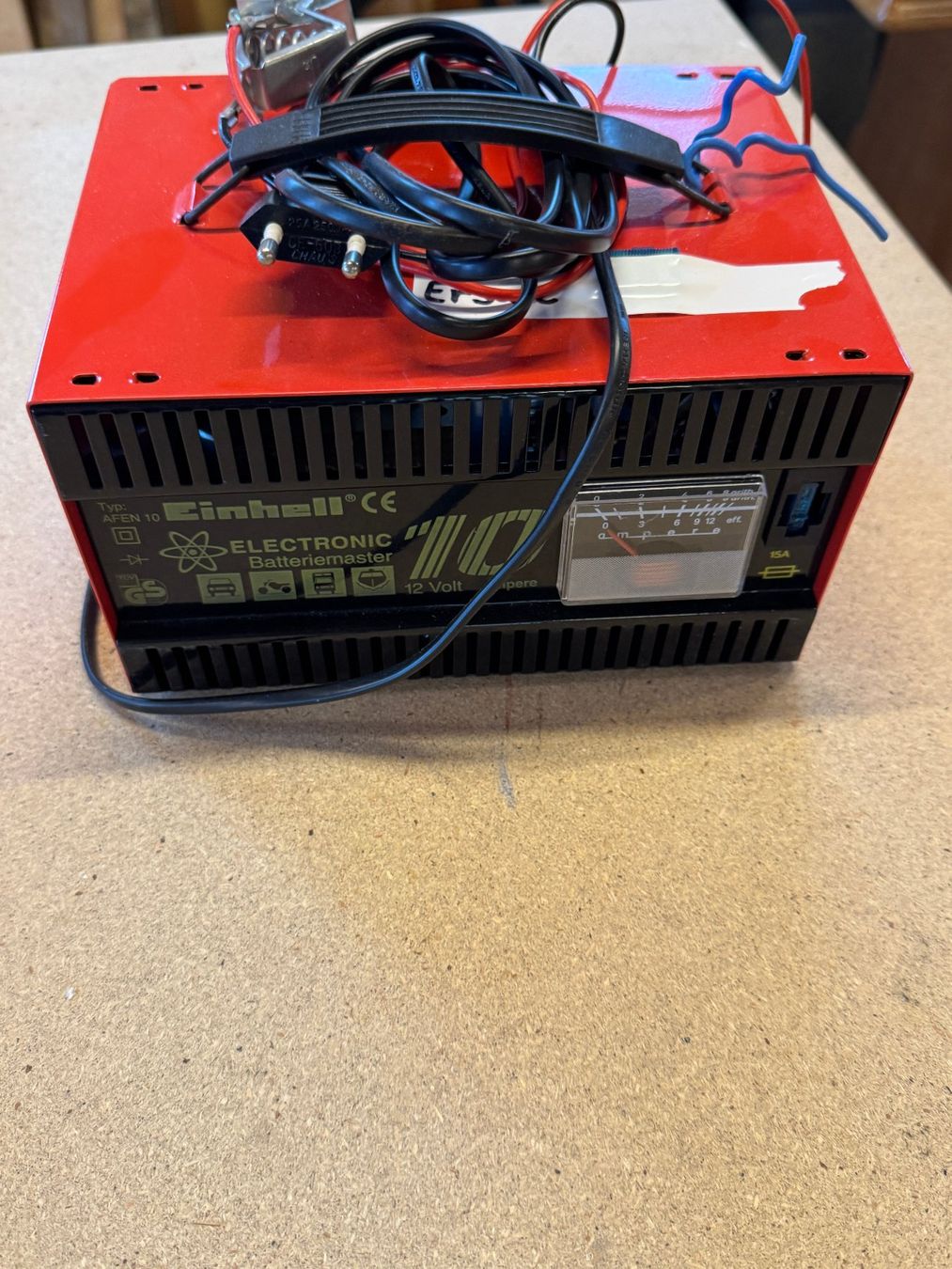 Einhell Chargeurs de batterie: Batterie Ladegerät Einhell Batteriemaster – D'occasion à Schafisheim par Hani83