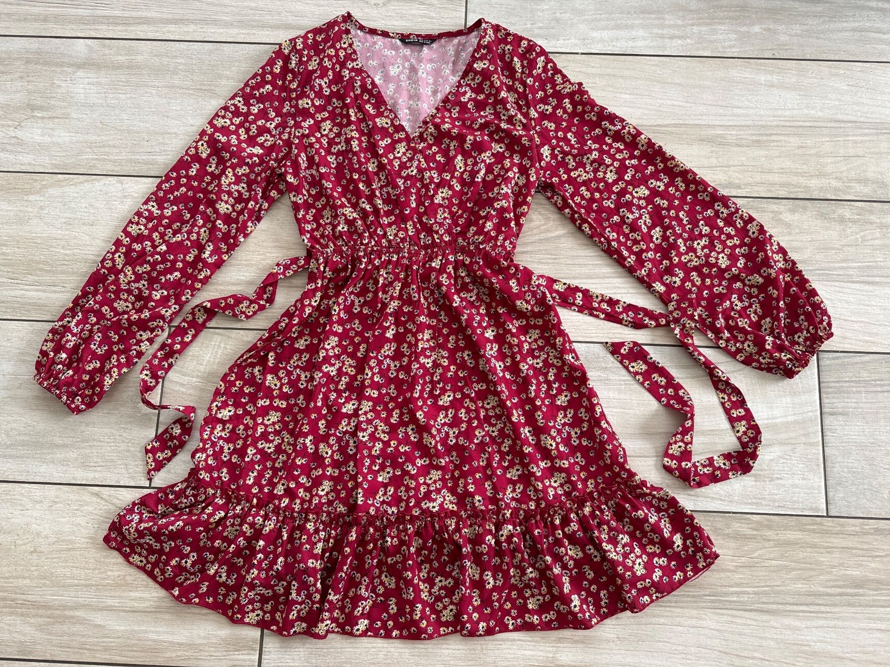 Kleider: Sommerkleid M Shein – Neu (gemäss Beschreibung) aus Gelterkinden von Biene8