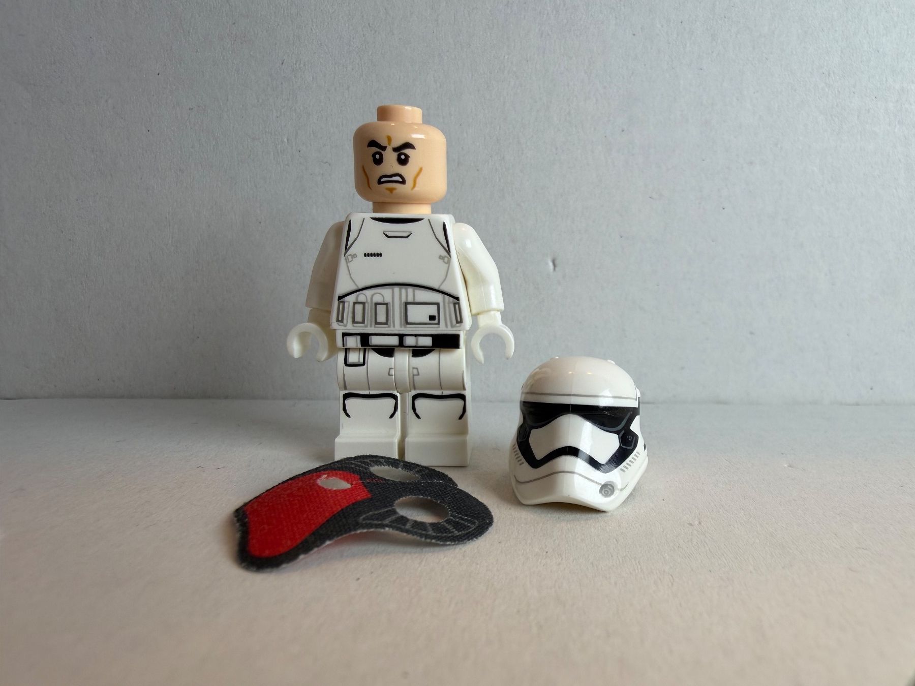 Lego Figuren: First Order Stormtrooper Officer (sw0664) – Gebraucht aus Neftenbach von Elitebricks 1