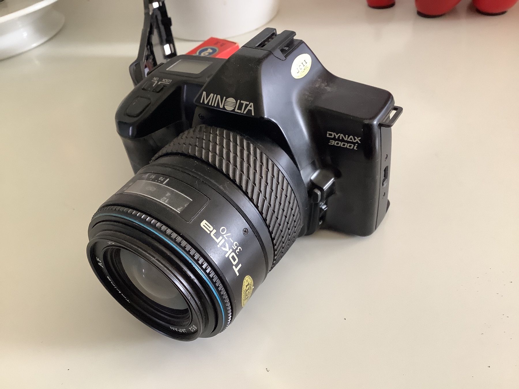 Minolta Fotocamera: Alte Minolta DYNAX 3000i mit Blitz – Usato da Oberengstringen venduto da Pepper6 3