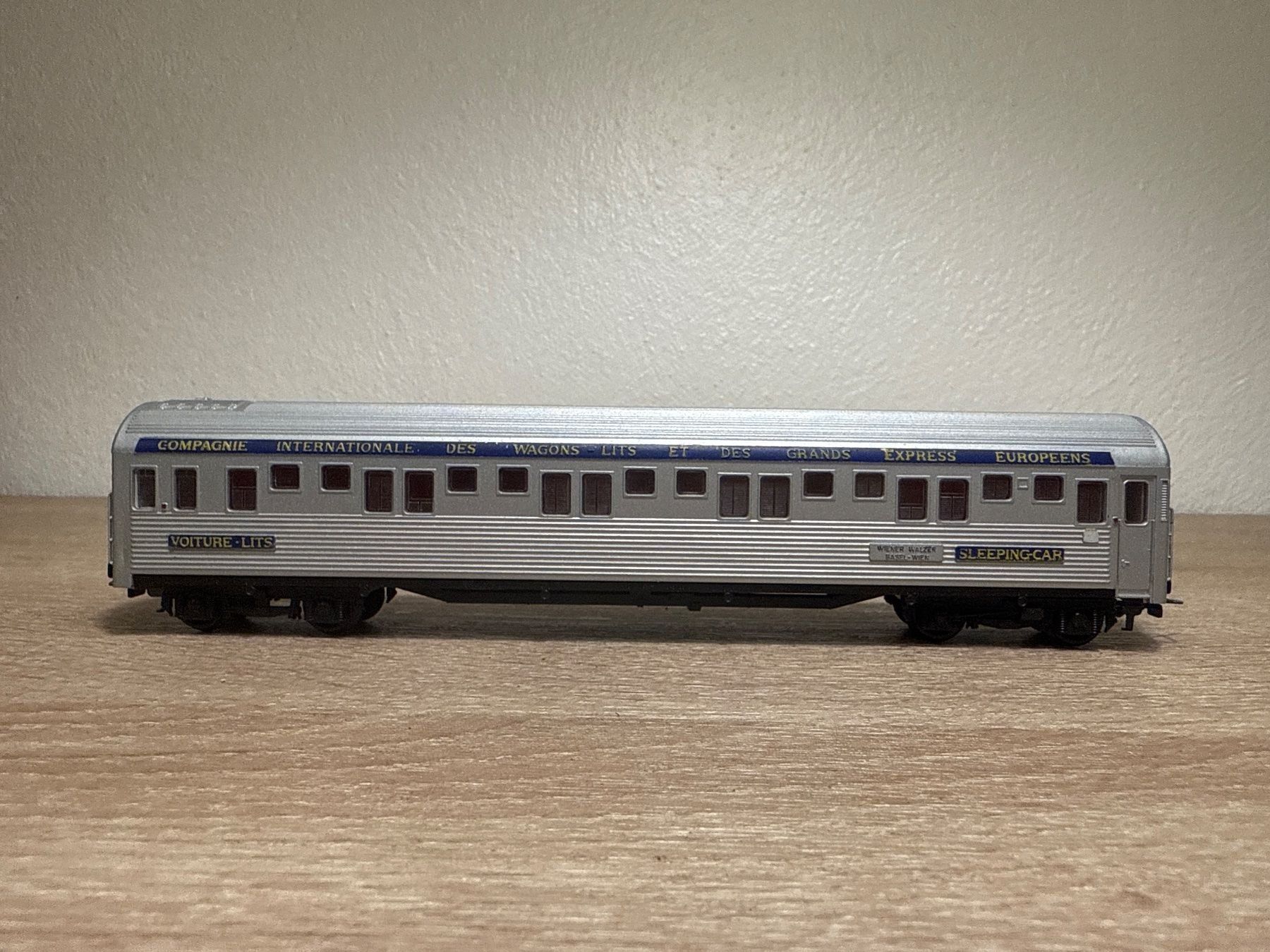 Kleinbahn Modellini di ferrovie: Kleinbahn Schlafwagen H0 (80) – Usato da St-Aubin-Sauges venduto da Lo_Go