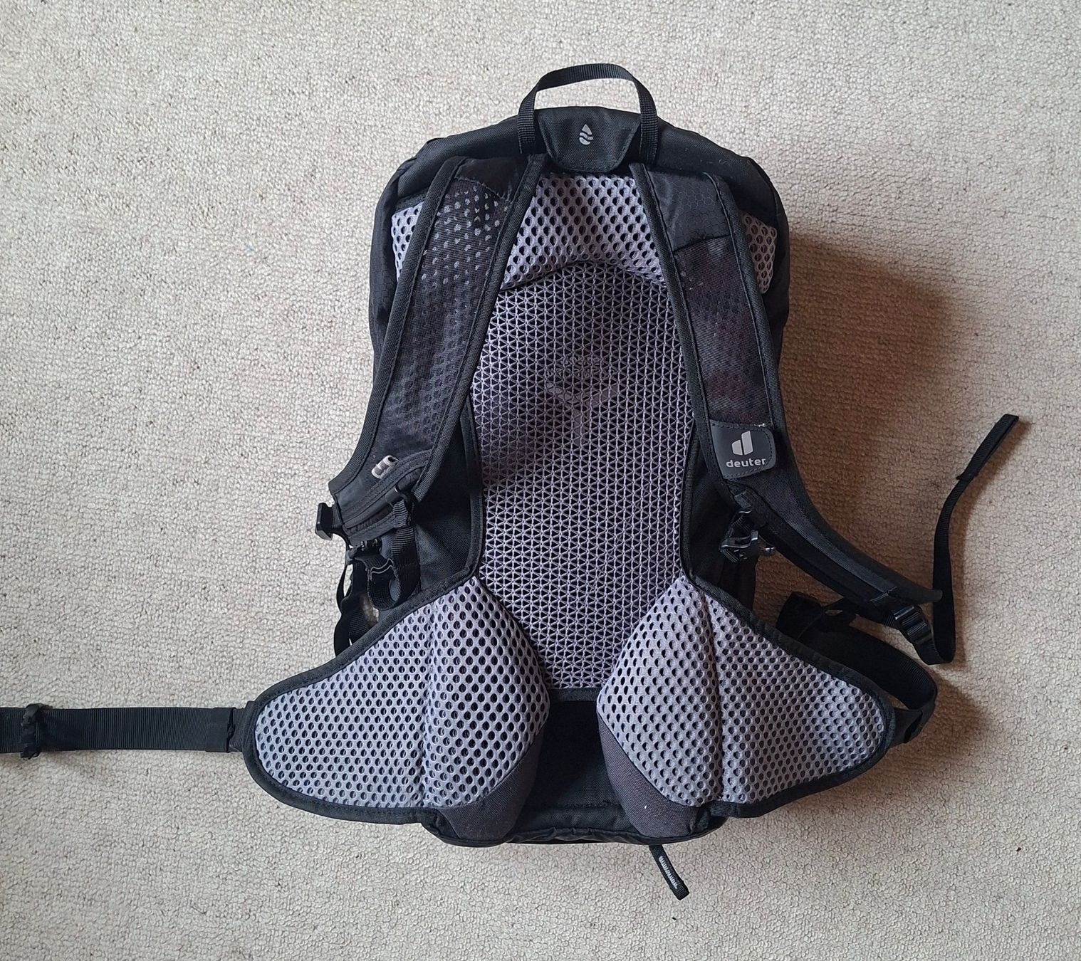 Deuter Zaini: Rucksack Deuter Race EXP 14+3 – Usato da Zürich venduto da Ricarda_ 1