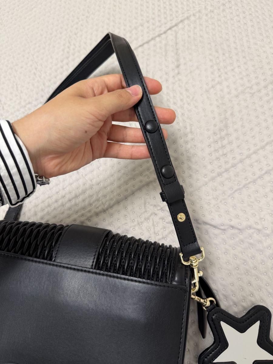 Versace Borse da donna: Schwarze Versace Jeans Couture Umhägetasche – Nuovo (secondo la descrizione) da Basel venduto da sid_dem 6