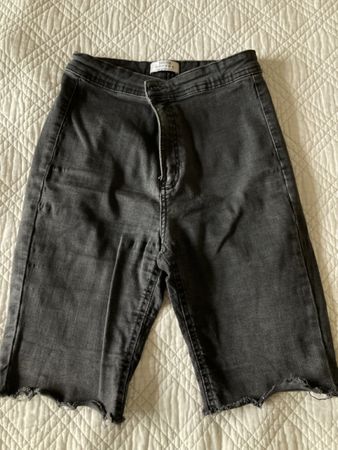 Short en jeans noir, taille 36
