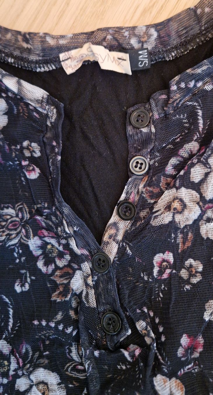 T-shirt: Susy Mix Bluse, Grösse S, mit Blumenmuster – Usato da Gasel venduto da sale65 1