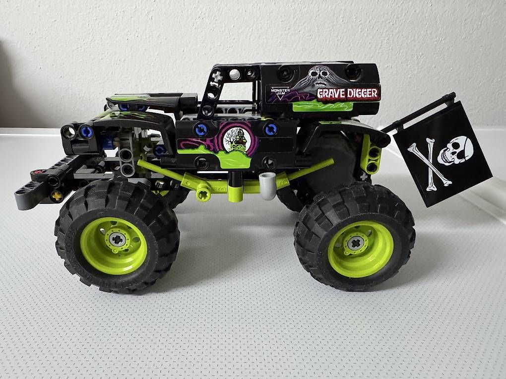 Lego Kit di costruzioni: LEGO TECHNIC SET MONSTERTRUCK 42118 GRAVE DIGGER – Usato da Zunzgen venduto da Viper79 3