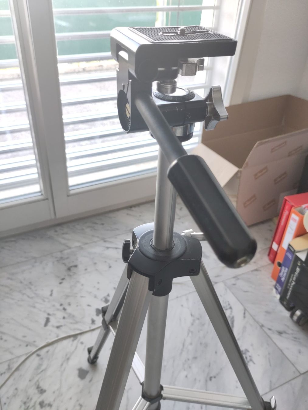 Treppiedi & Teste: Stativ Kamera Aluminium silber gebraucht – Usato da Horgen venduto da rdegroot 5