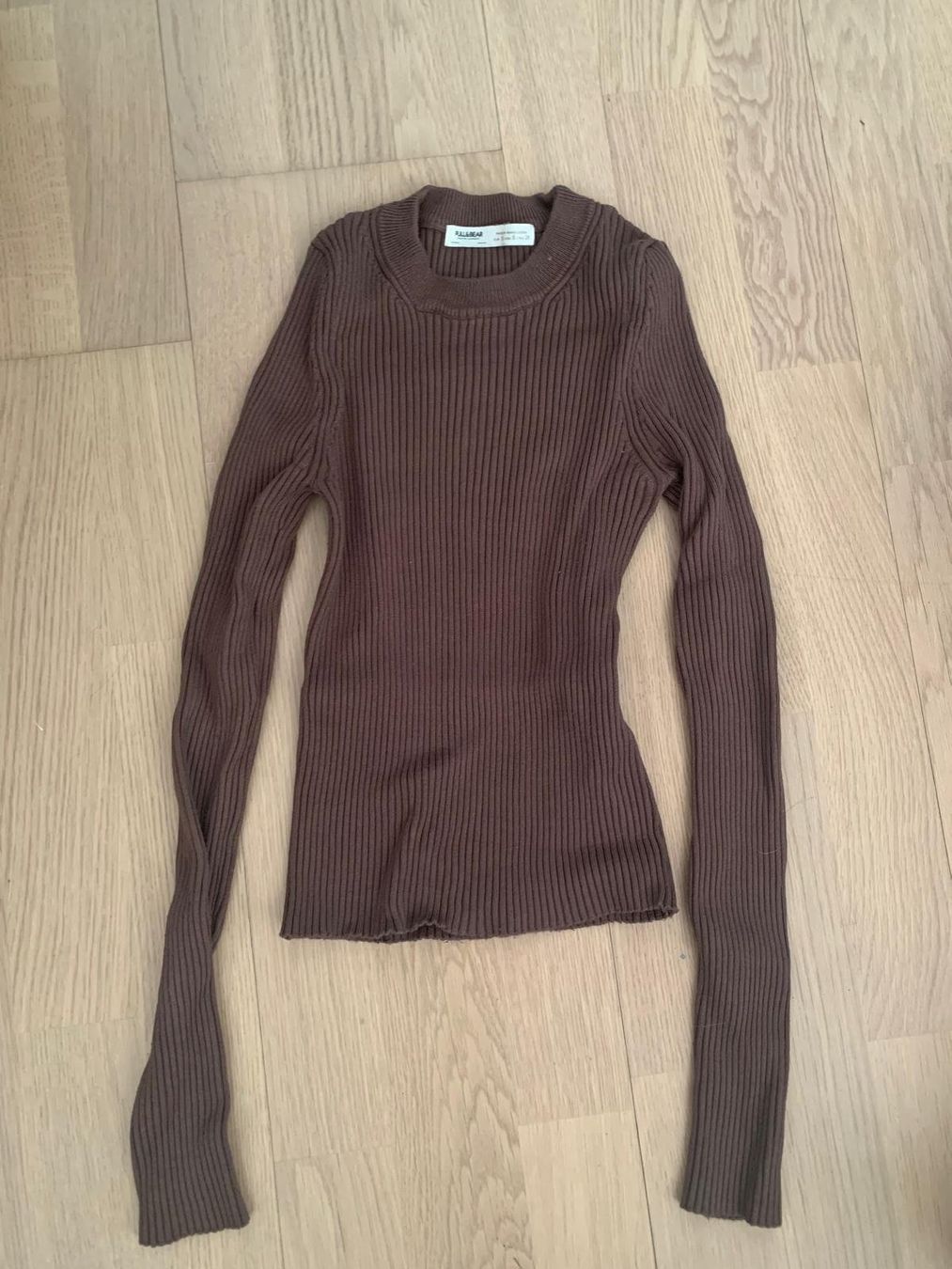 Pull&Bear Maglioni & Felpe: Enger dünner Pulli – Nuovo (secondo la descrizione) da Belp venduto da mia_5cm6