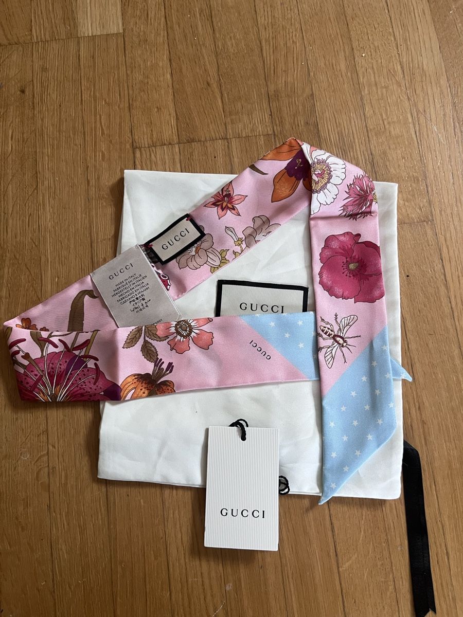 Gucci Foulard & Sciarpe: Gucci Seidentuch – Nuovo e nell'imballaggio originale da Zürich venduto da Lifestyle1 1