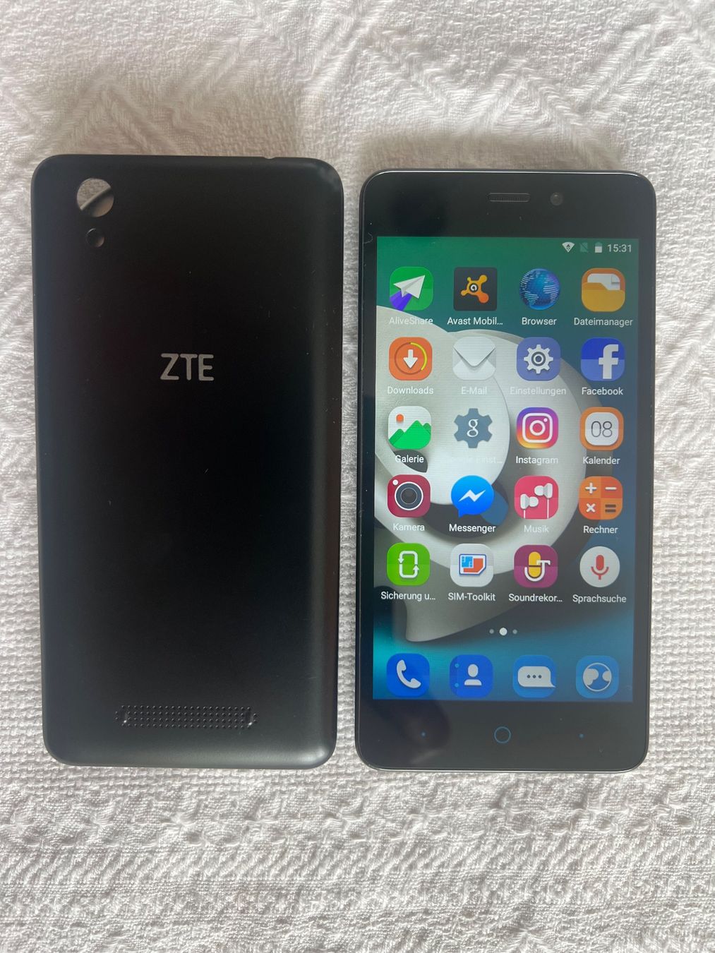 ZTE Telefoni cellulari / Smartphones: ZTE Blade A452 / Black – Usato da Zürich venduto da Mailfree 3