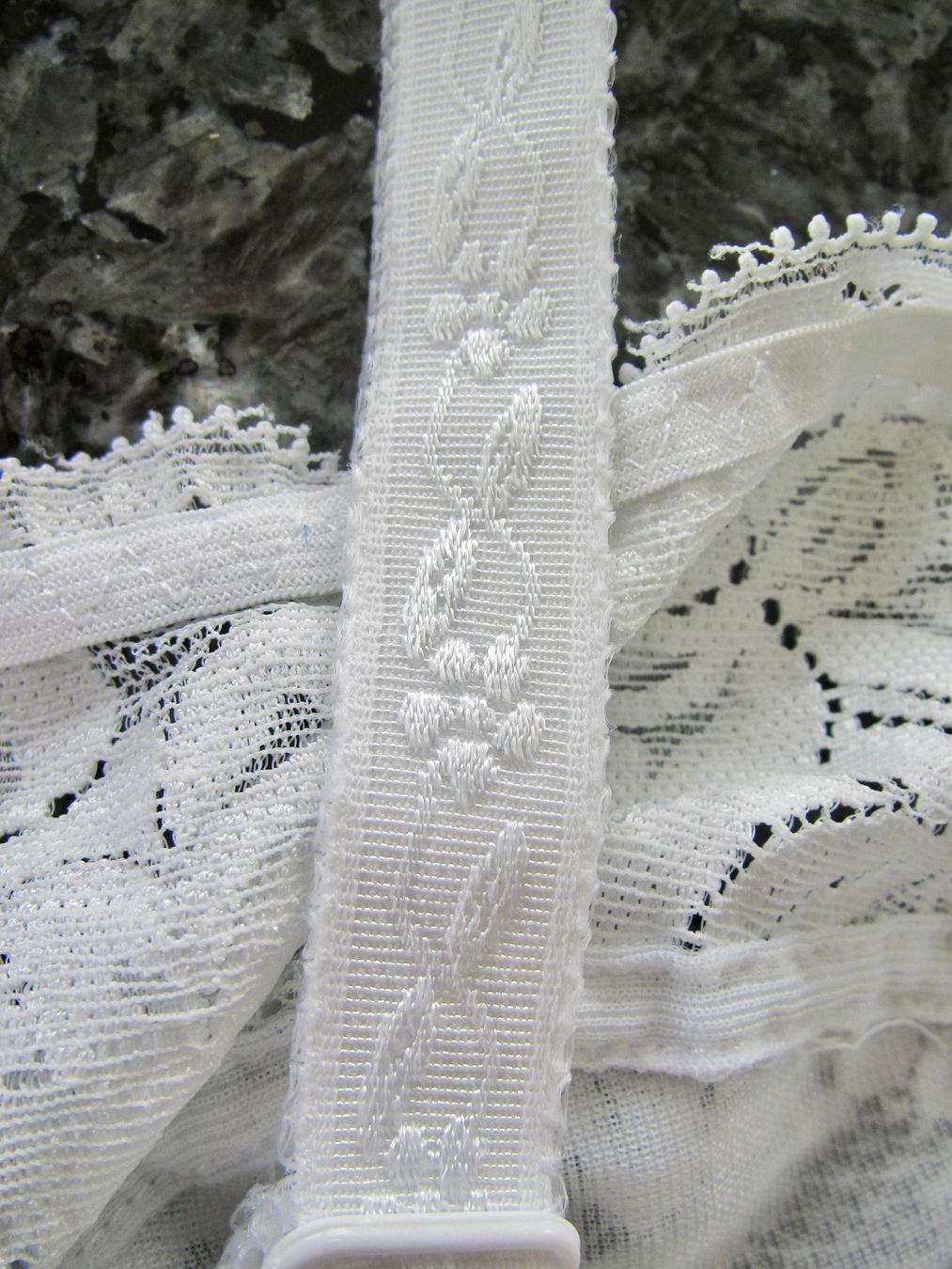 Altra biancheria intima: SOUTIEN - GORGE EN DENTELLES 90 B – Usato da Murten venduto da Selliot 2