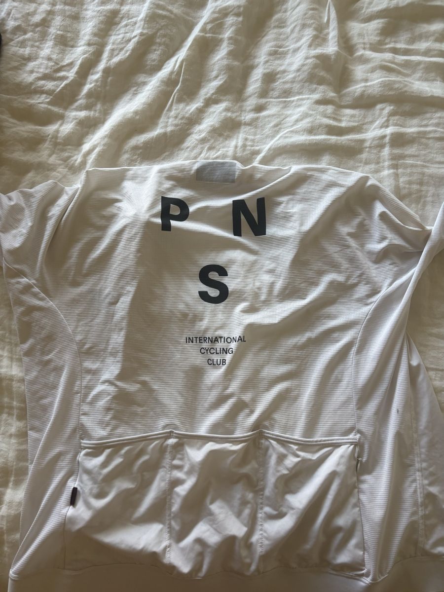 Pas Normal Studios Leibchen & Hosen: Pas Normal Studios Jersey weiss M – Gebraucht aus Bern von sam_c78d 1