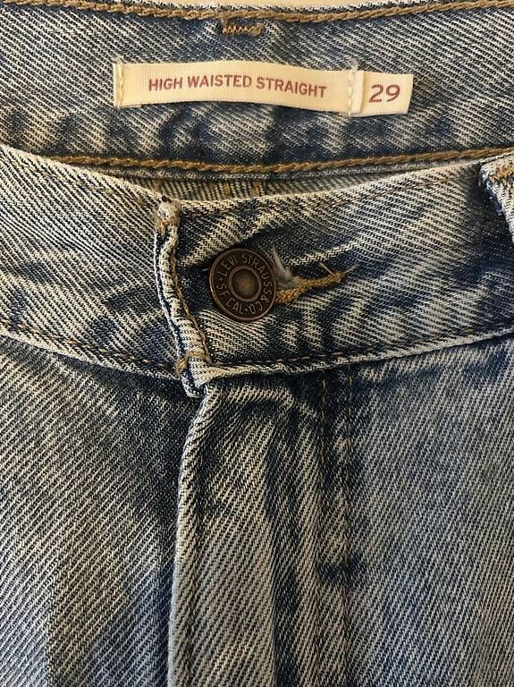 Jeans: Levis Jeans Gr 29 – Usato da Zürich venduto da car_php8 2