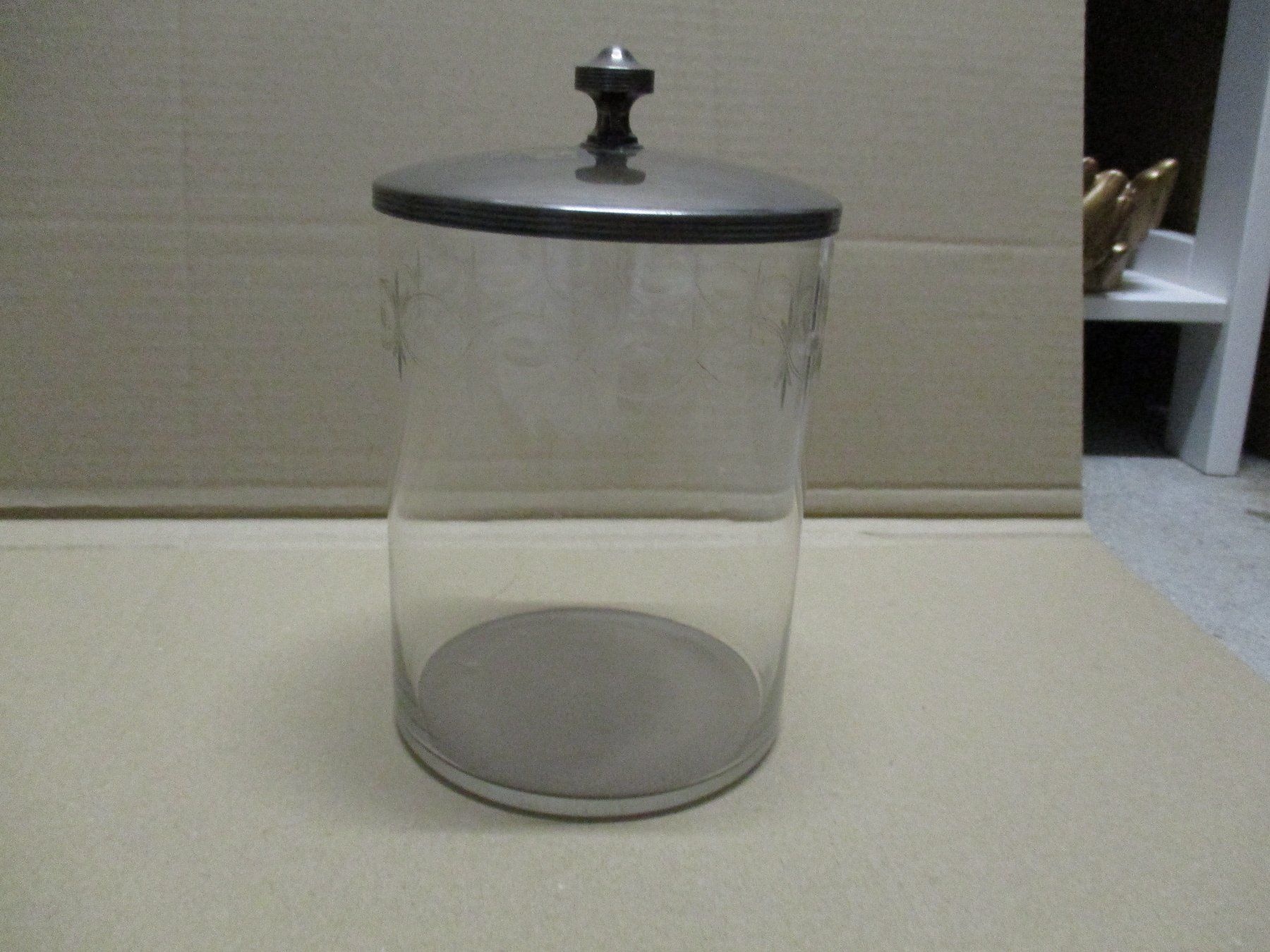 Recipients et similaires: Dose Antik Glas – D'occasion à Felsberg par sanwill