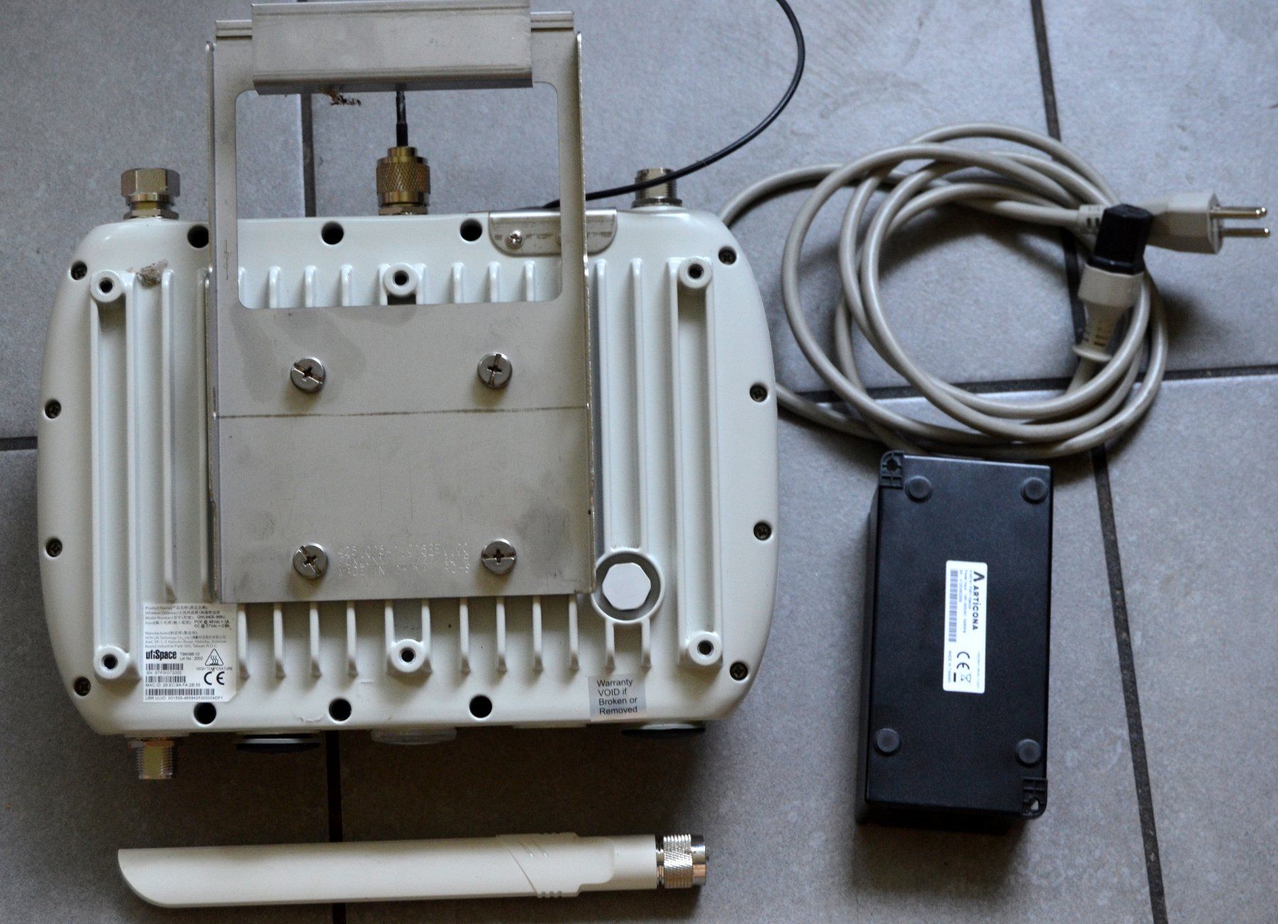 Modem & Router: UfiSpace GML810E-868U Outdoor LoRa Gateway – Usato da Collonges venduto da arashee 4