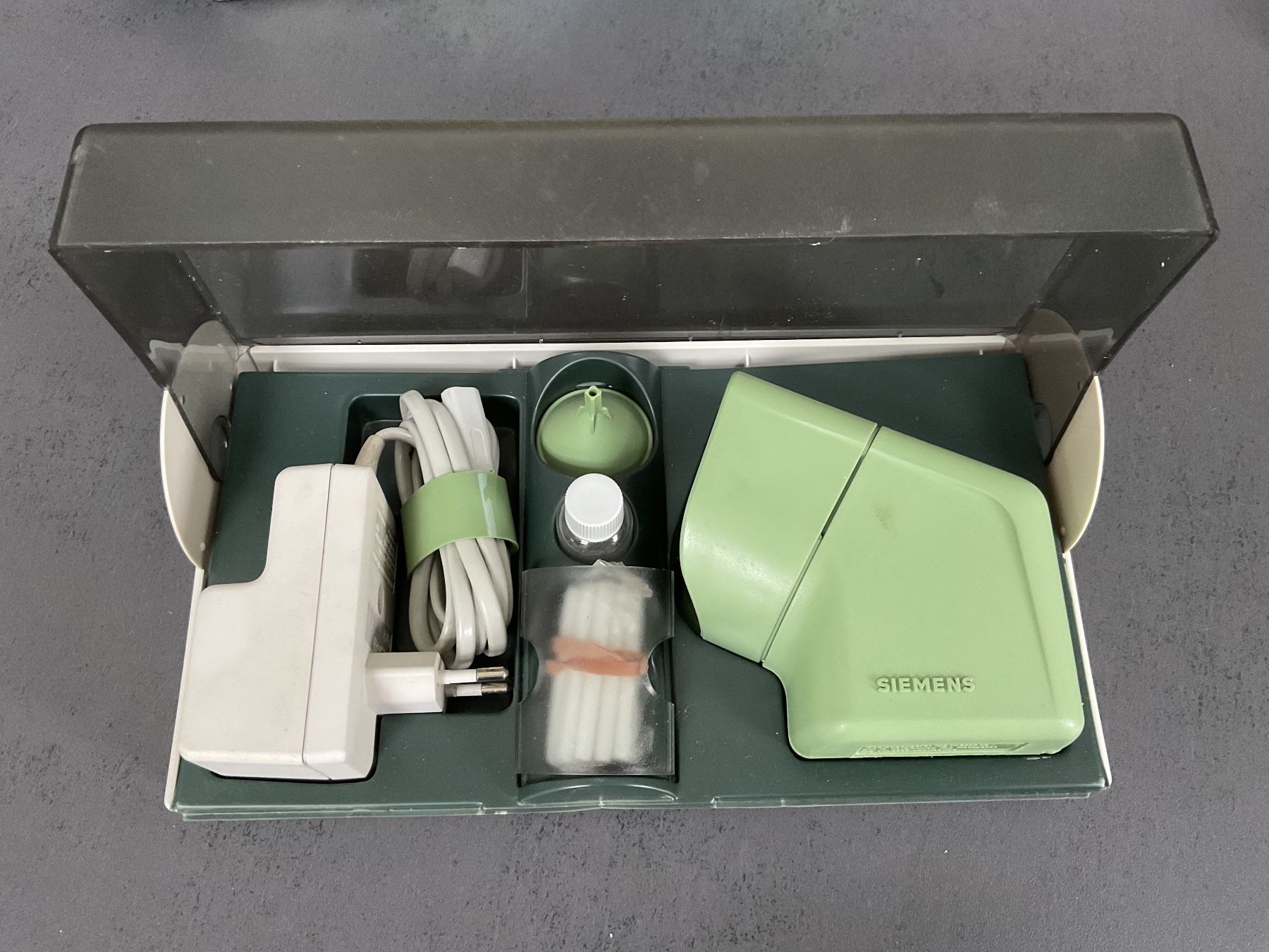 Siemens Attrezzature mediche: Inhalator – Usato da Adliswil venduto da bei_2b57 3