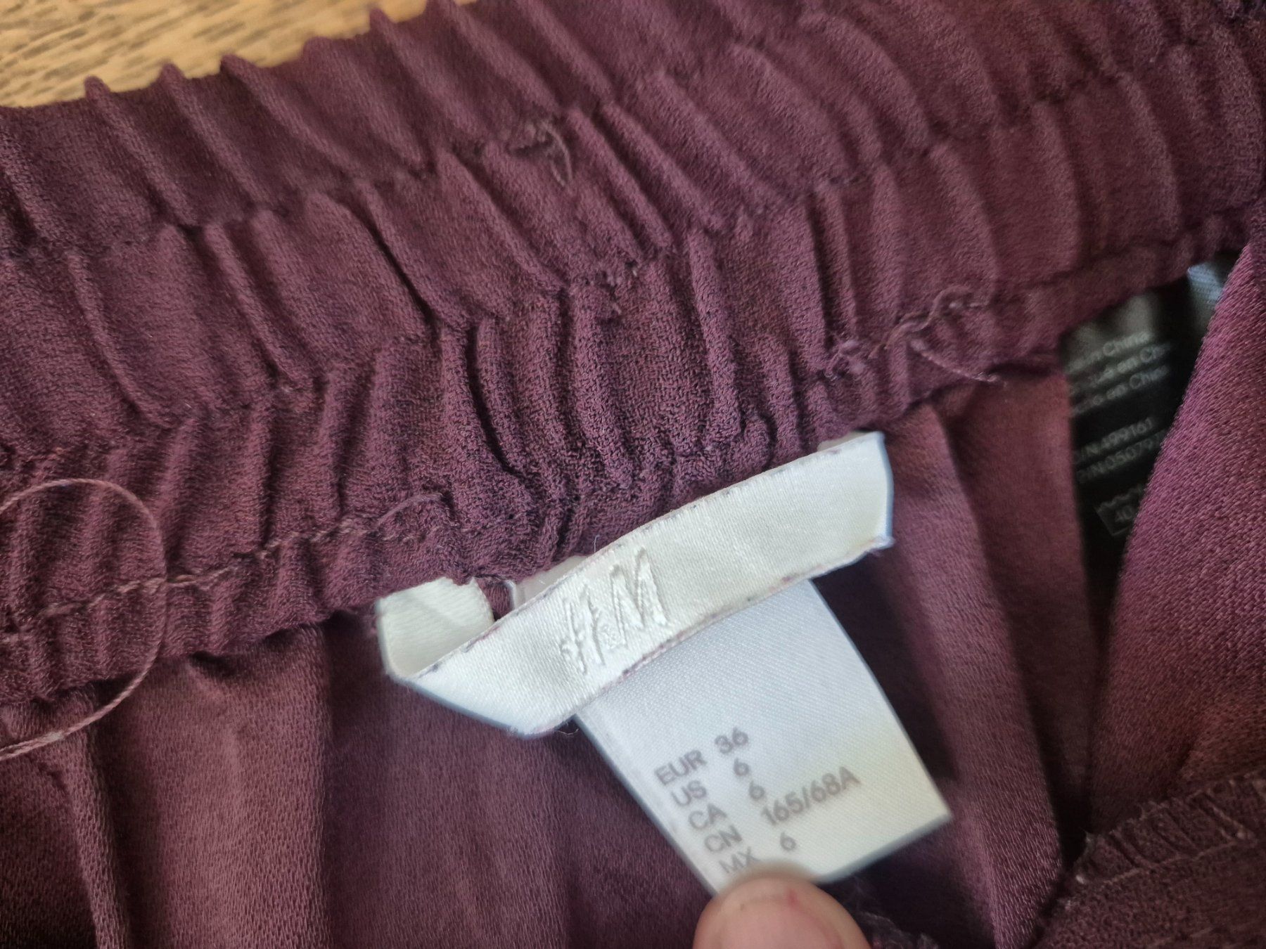 H&M Pantaloni: Purple H&M shorts 36 – Usato da Zürich venduto da monadiederich 2