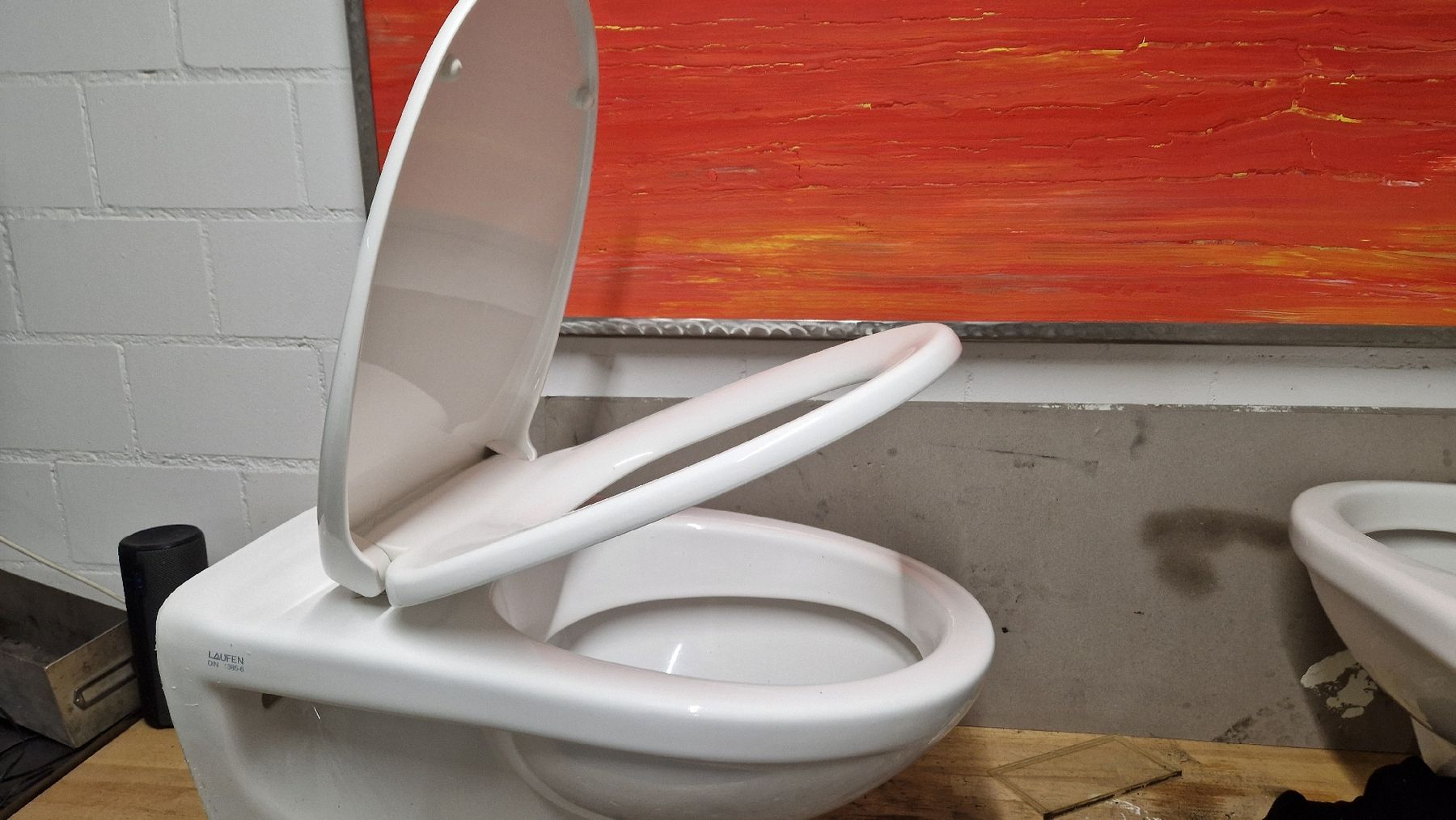 Laufen WC: Wand WC Laufen   mit Deckel – Usato da Willisau venduto da Schubert1 1