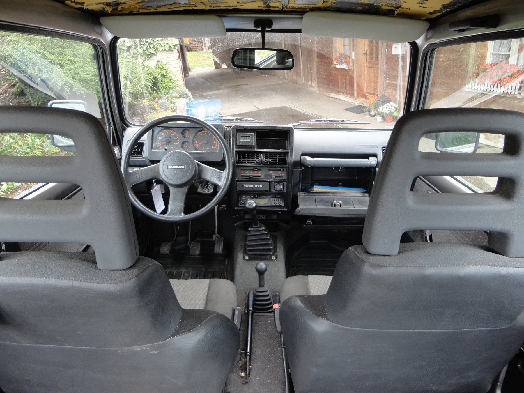Suzuki Automobili: Suzuki Samurai 1.3i  30Km/h – Usato da Brittnau venduto da Tulile 5