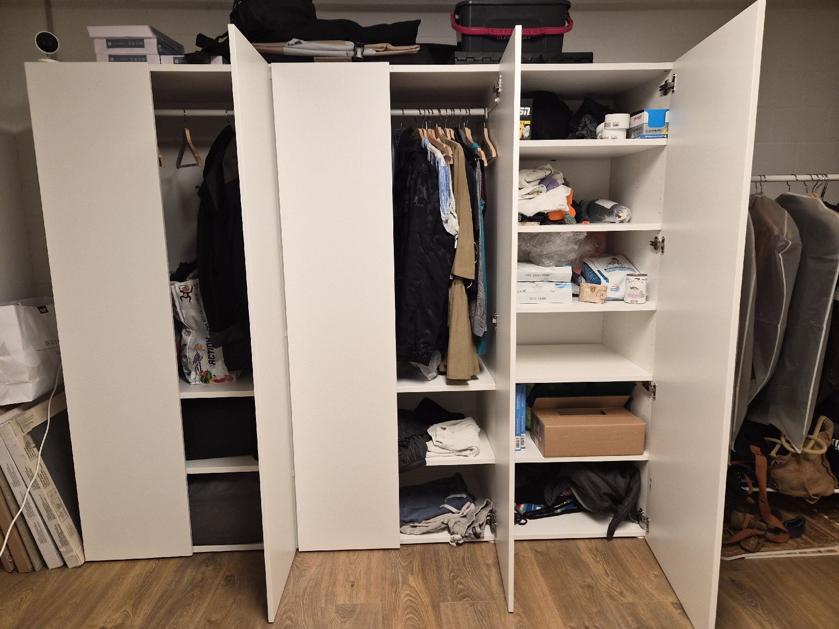 Armadi: White 5 Door Wardrobe/Storage Unit - Great Condition Ikea – Nuovo (secondo la descrizione) da Maur venduto da Sofi___ 1