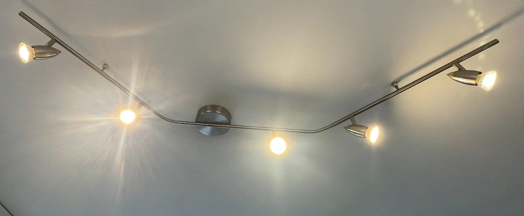 Lampadari & plafoniere: 2 Ceiling Lights, Nickel: 6 Flex Arms + 6-Spot Bar, Working – Usato da Basel venduto da JohnnyCrash
