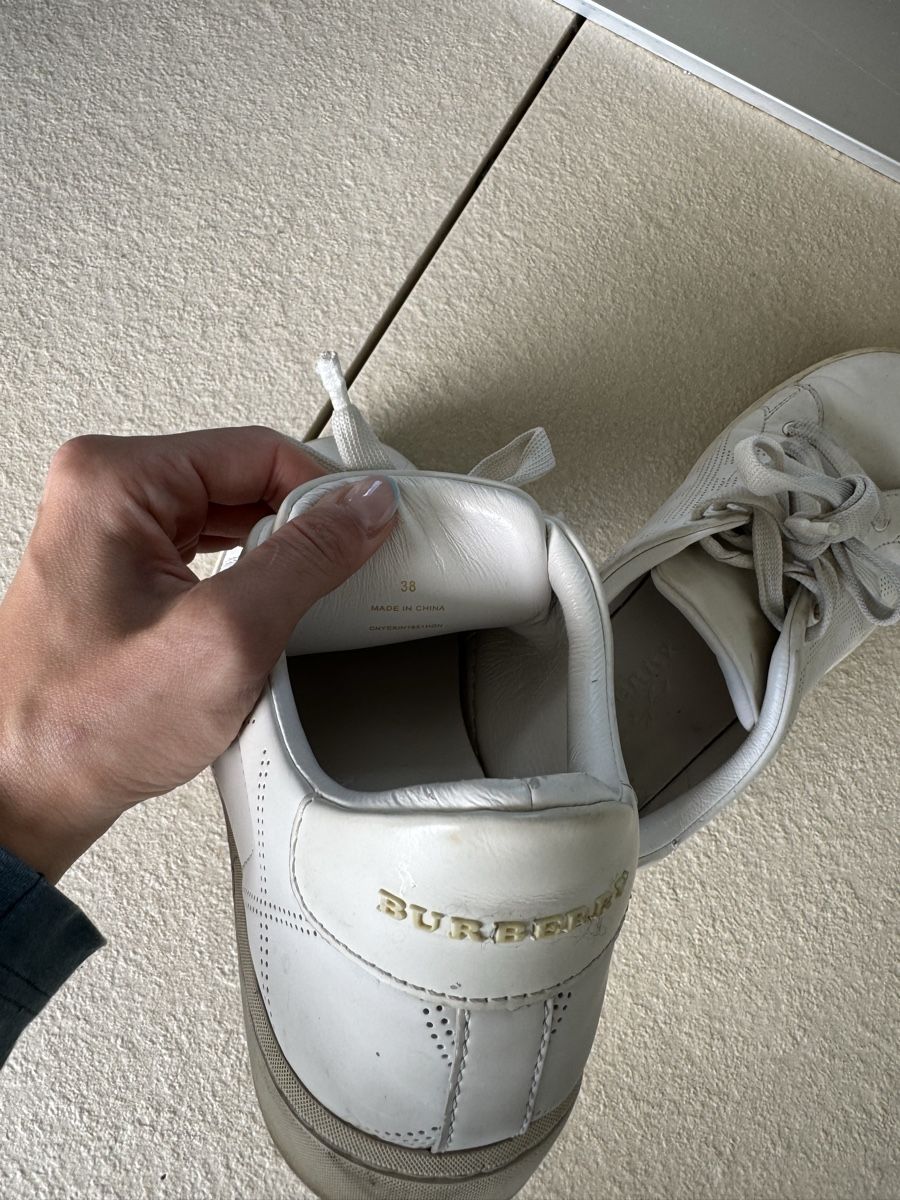 Burberry Damenschuhe: White Burberry Sneakers - size 38 – Gebraucht aus Cham von lb6_m9yt 4