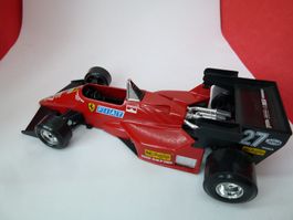 F1 - Ferrari  F 126C4 - Alboreto No 27 - Bburago 1:24 %%%%%%