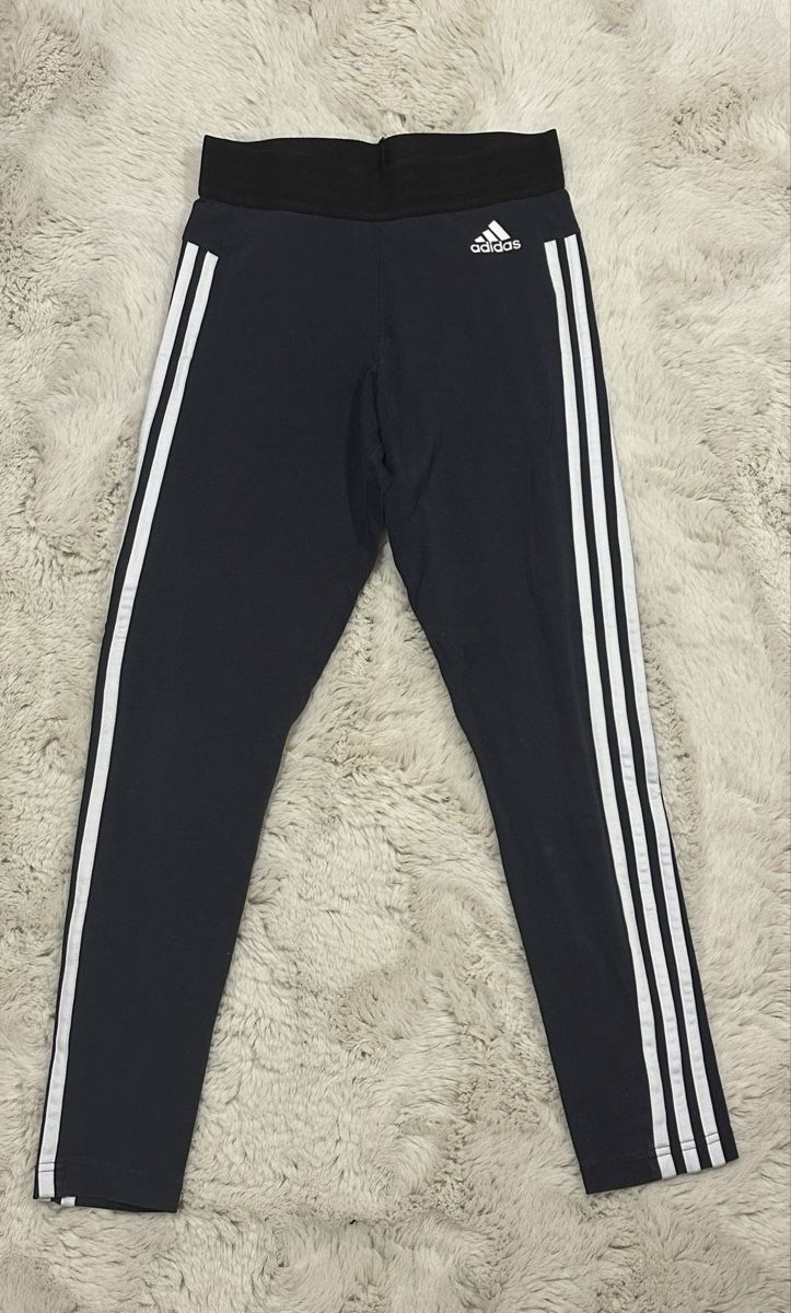 Lotti di vestiti: Sportkleiderpaket, Grösse S-M – Usato da Haldenstein venduto da ana_b8c7 3