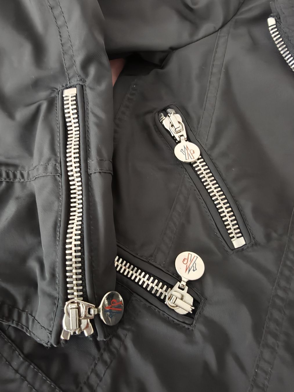 Giacche: leichte Moncler Übergangsjacke XS – Usato da Schindellegi venduto da A.M.E. 6