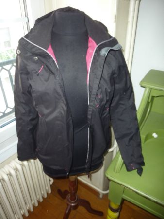veste mi-saison taille S marque décathlon pour femme