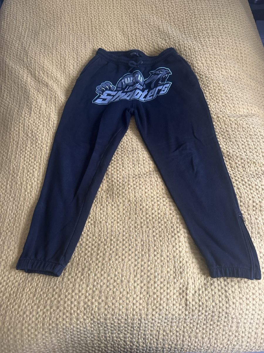 Pantalons: Jogging trapsar shooters – D'occasion à Genève par nil_2bf2