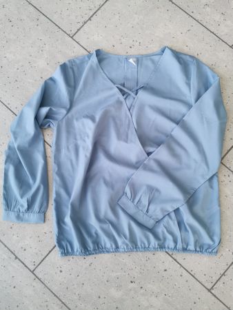 Hellblaue Bluse, Gr. 38