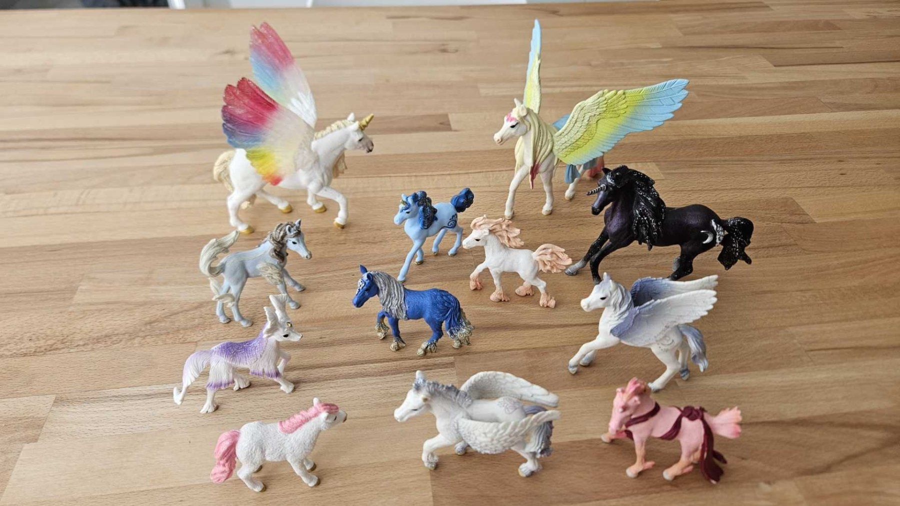 Schleich Spielzeuge: 12 Schleich Einhörner – Gebraucht aus Gossau SG von Daufli