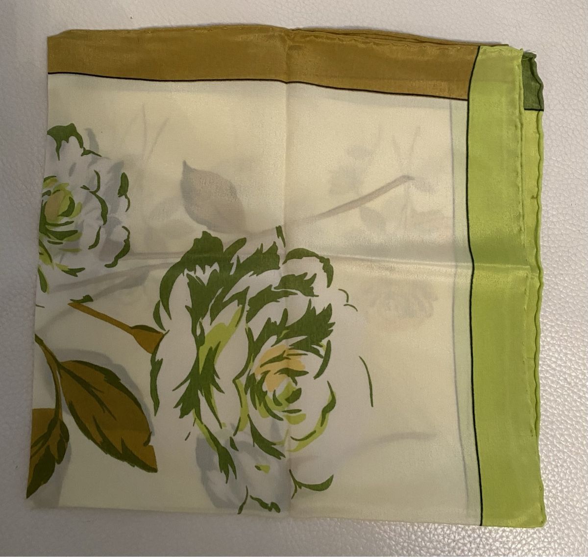 Foulards, Tücher & Schals: Seiden Halstuch 🌸 – Gebraucht aus Opfikon von Luis144 8