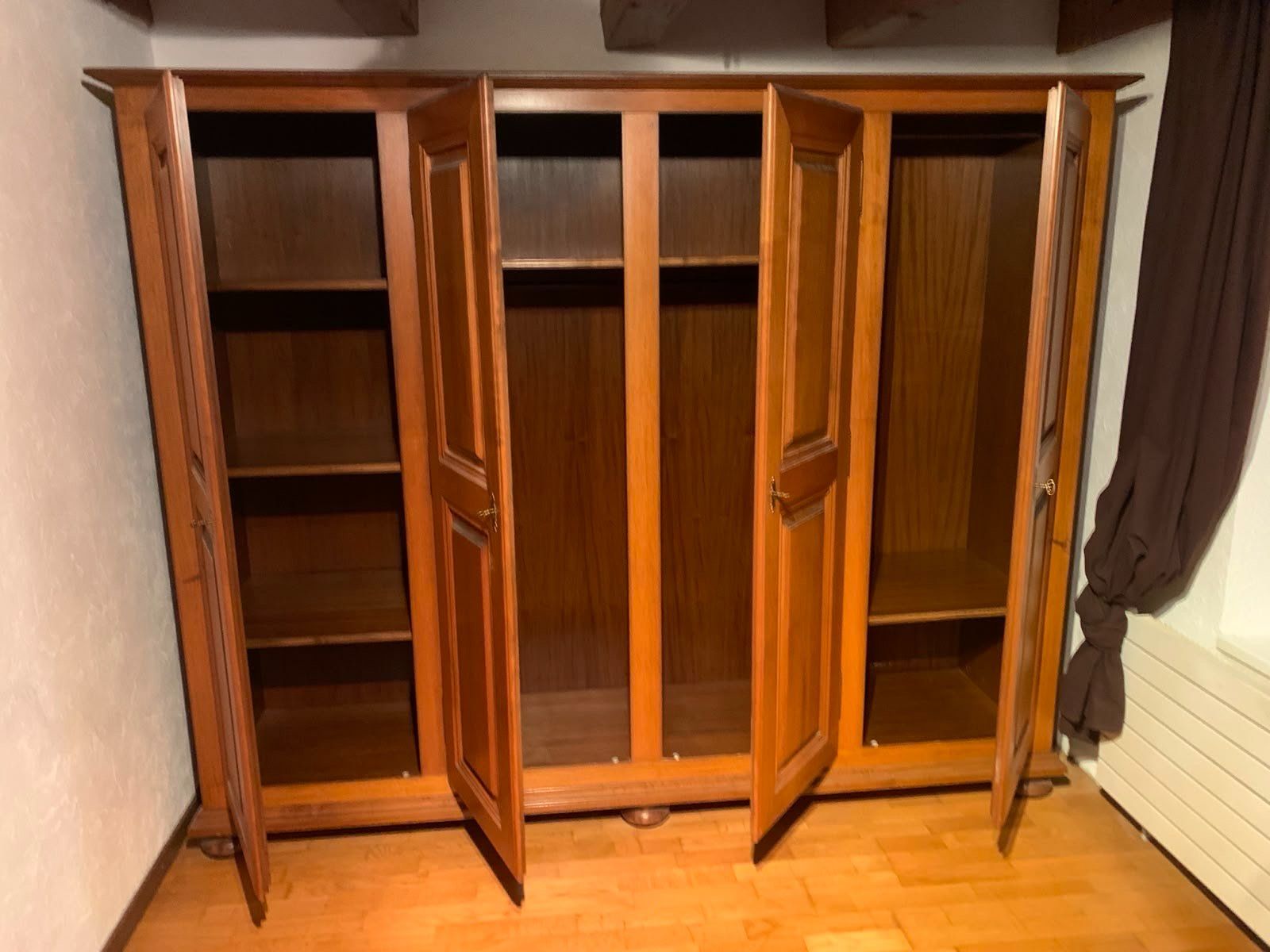 Armadi: Armoire en bois à donner – Usato da Prahins venduto da jas_2s97 1