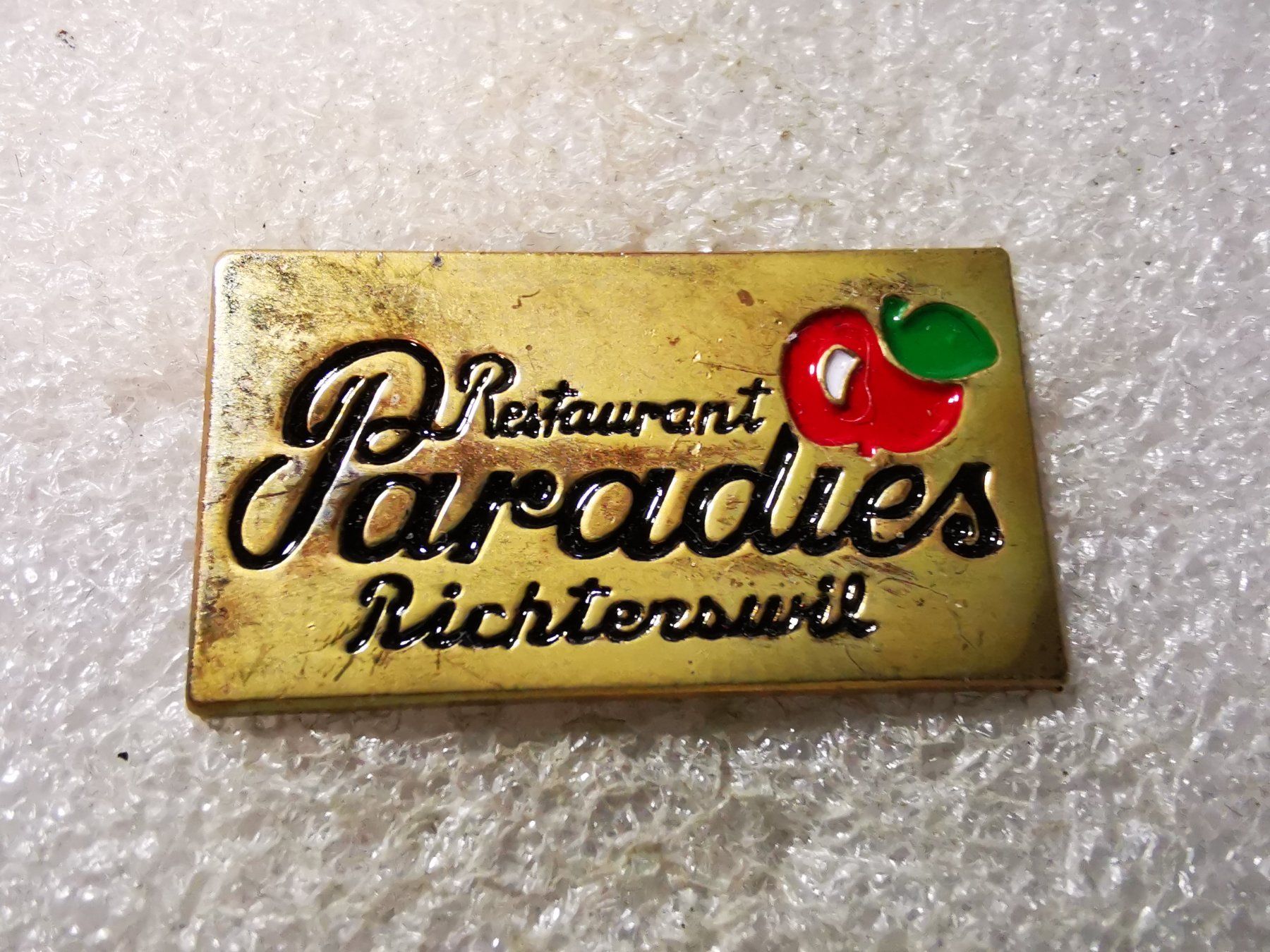 Plaketten & Abzeichen: Ansteckpin 151: Restaurant Paradies Richterswil – Gebraucht aus Oppligen von Pin-Fall-Shop