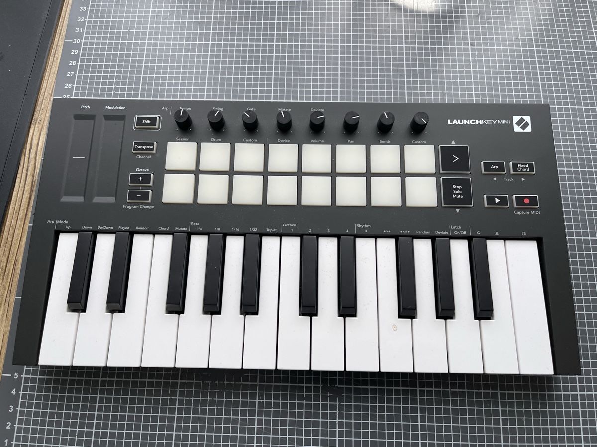 Denon Mischpulte: Denon DJ Prime 4+ Standalone Controller & LauchKey mini – Neu (gemäss Beschreibung) aus Meggen von Crochunter 3