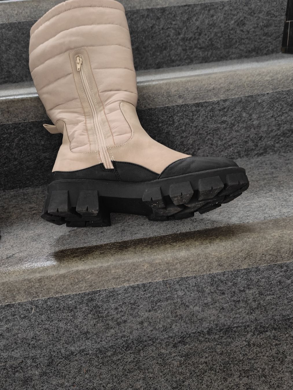 Scarpe da donna: Winterstiefel 3 x getragen – Nuovo (secondo la descrizione) da Adelboden venduto da Markusandra 1