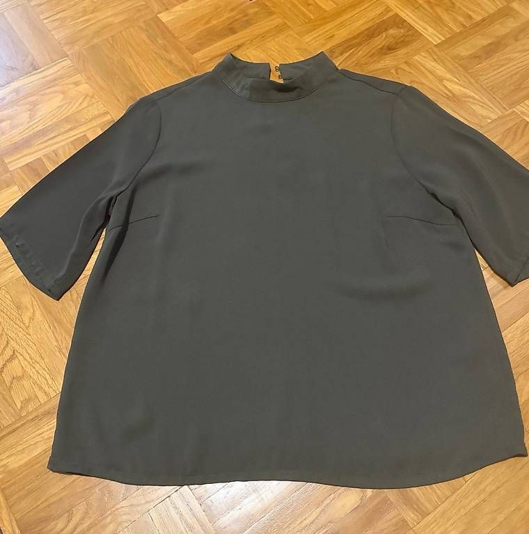 Top: Blouse vert olive Jacqueline de Yong – Nuovo (secondo la descrizione) da Lausanne venduto da loi_8msc