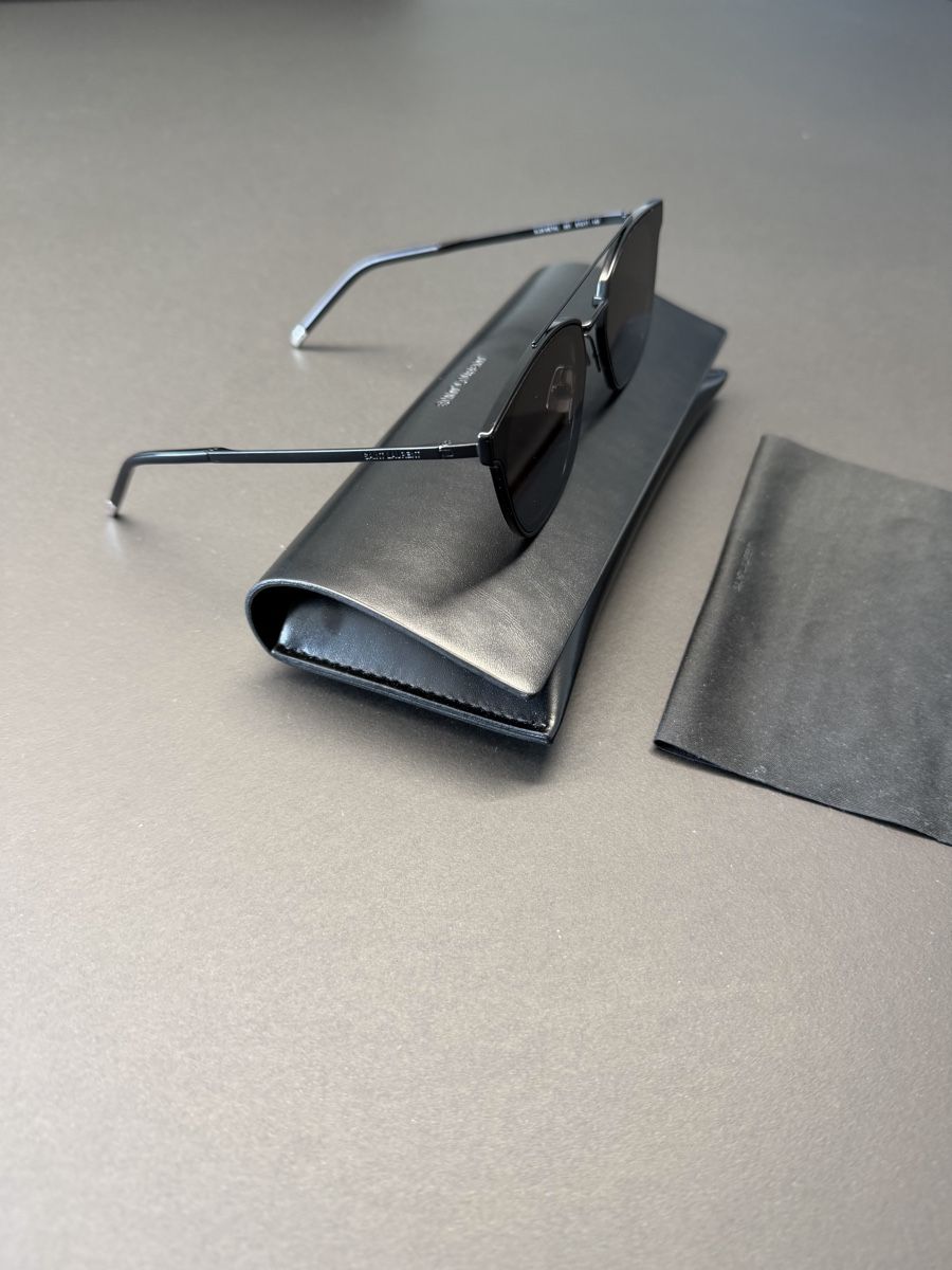 Saint Laurent Brillen & Gläser: Saint Laurent Sonnenbrille – Gebraucht aus Zürich von T_Lot 1
