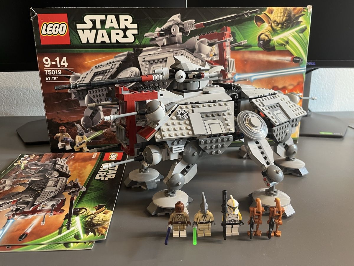 Lego Giocattoli: LEGO Star Wars Set 75019 AT-TE – Usato da Fribourg venduto da Helvetix7