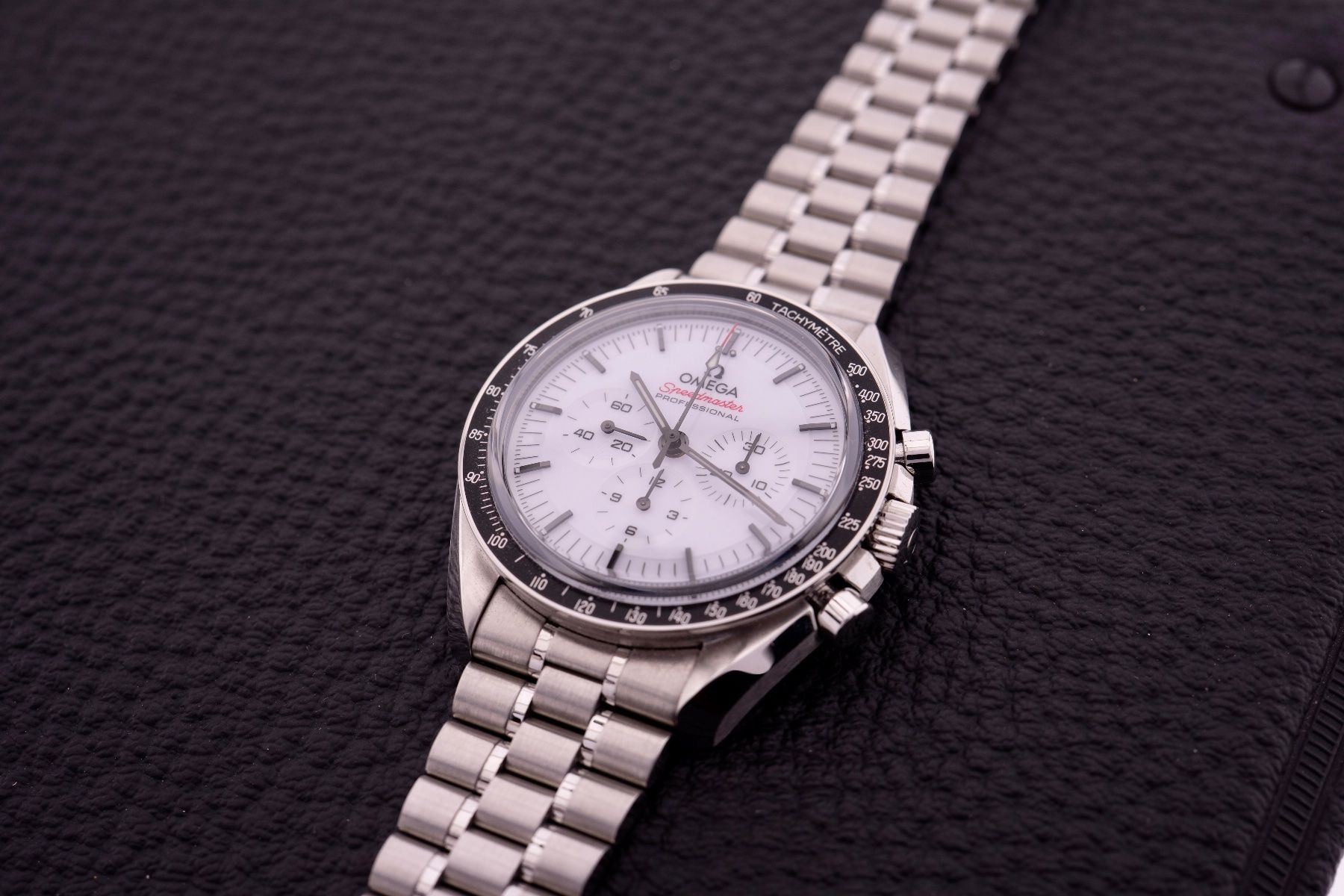 Omega Orologi: Omega Speedmaster Moonwatch Professional White 2025 – Usato da Bülach venduto da M.RothUhrenatelier 1