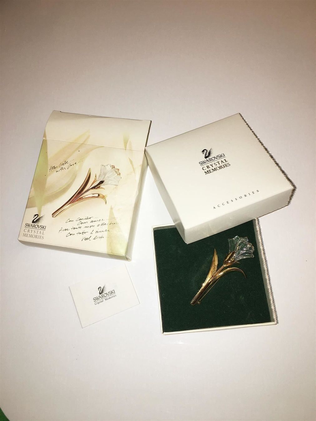 Swarovski Spille & Fermagli: SWAROVSKI Brosche Blume Crystal Memories – Nuovo (secondo la descrizione) da Zug venduto da smile060 9