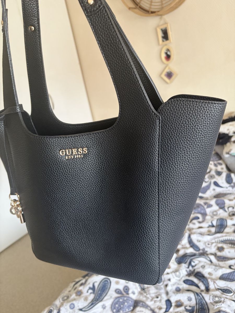 Guess Sacs femmes: Guess Tasche  – D'occasion à Basel par Brunner.T 4