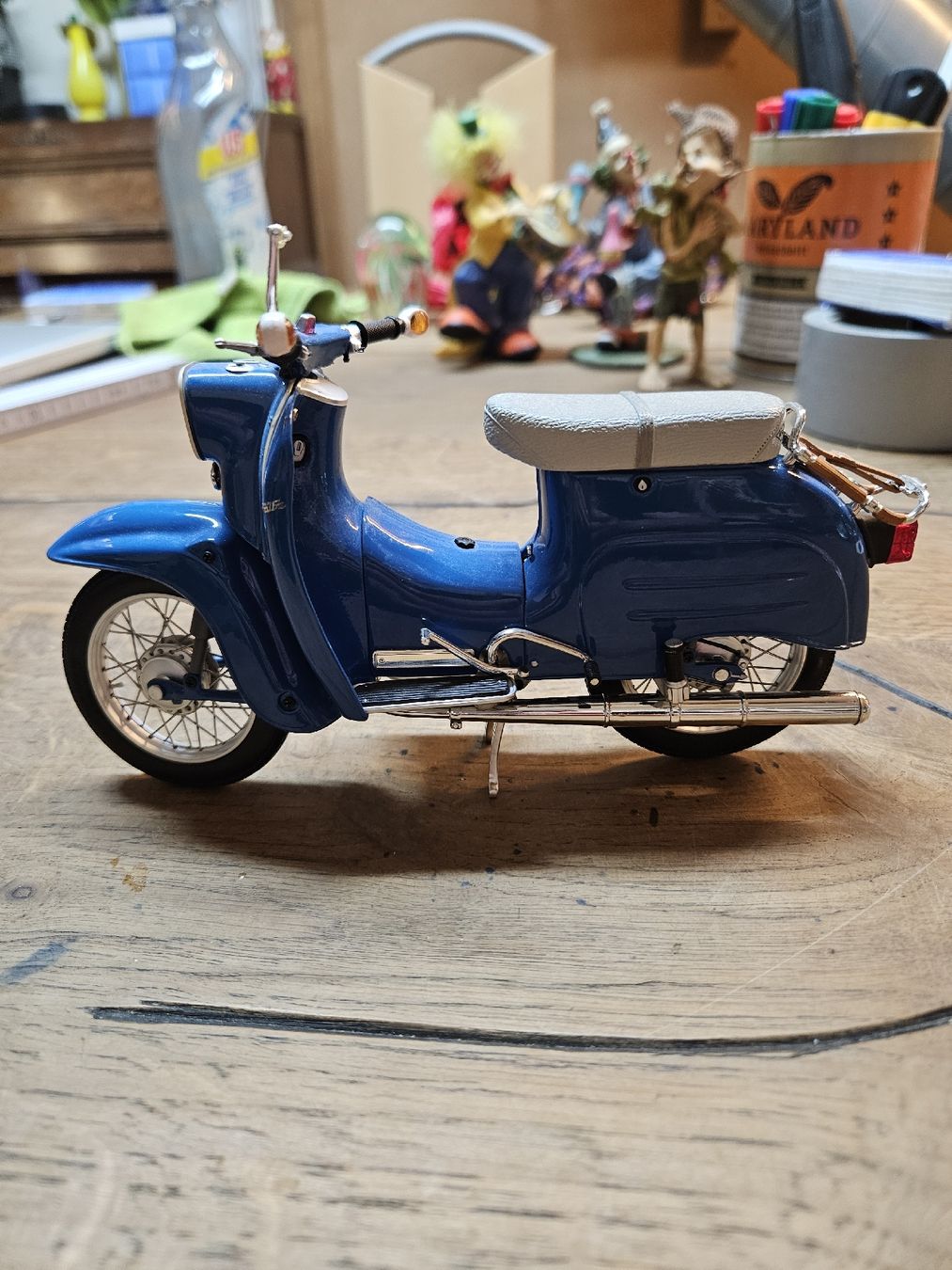 Schuco Kit di modellismo & Modellini statici: Simson Schwalbe 1:10 Roller Modell Blau (D) – Usato da Rorschach venduto da TimelessTrading 1