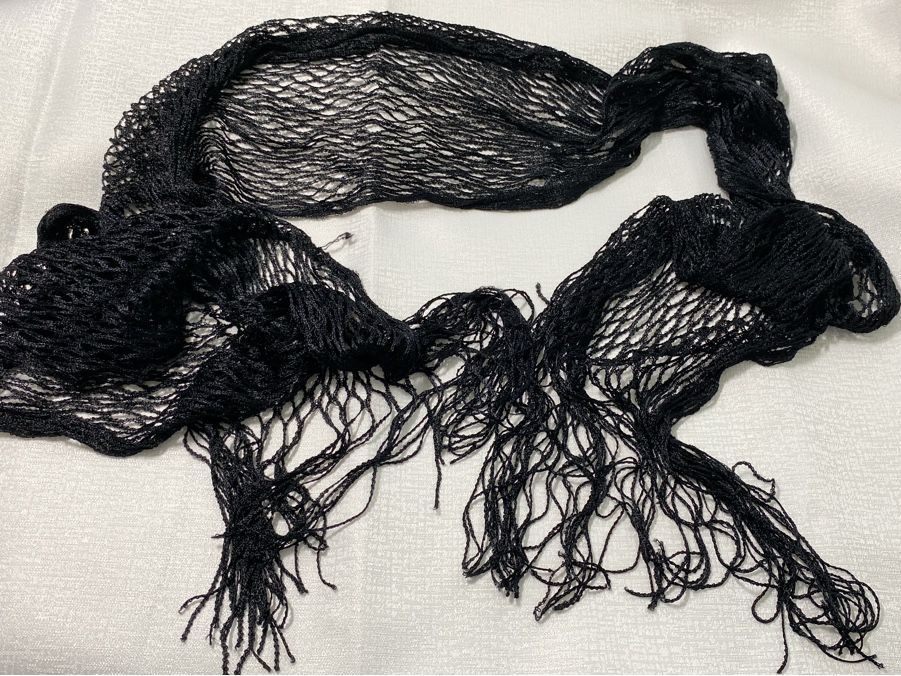 Foulard & Sciarpe: Netzschal schwarz mit Fransen gebraucht – Usato da Hausen AG venduto da corinne_g