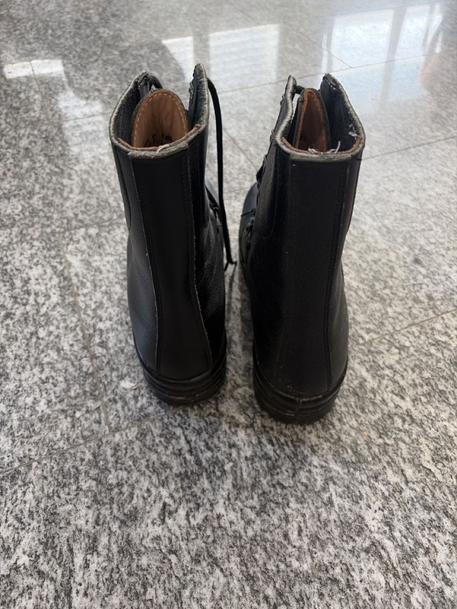 Schweizer Armee Scarpe da uomo: Schweizer Arme Stifel Leder Grösse 6 / 43 – Usato da Opfershofen TG venduto da dan_nxk8 1