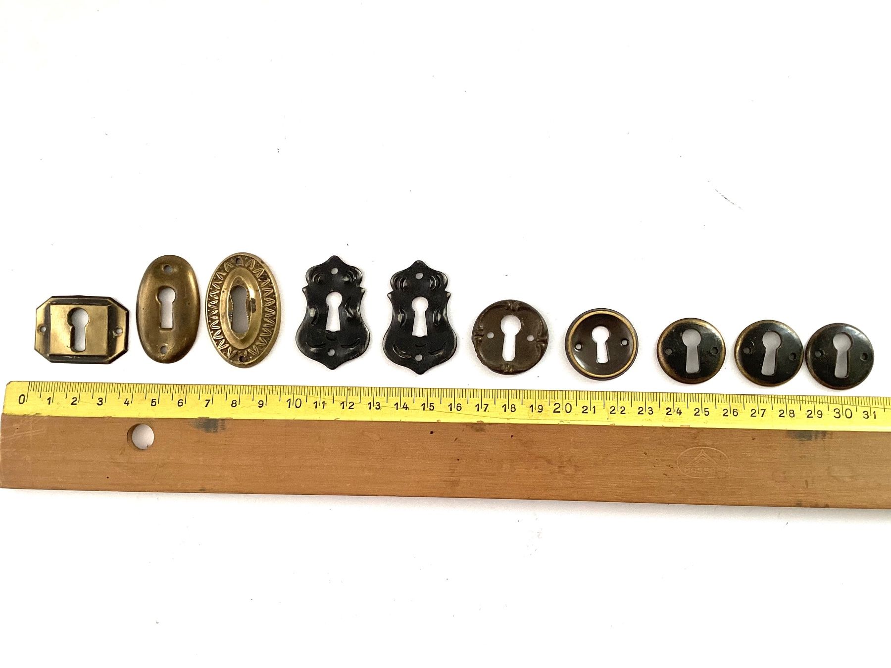 Ferramenta: 10 Möbelschilder Messing, Eisen, Schublade, Türe ,etc. – Usato da Eglisau venduto da mar_5rn2 1