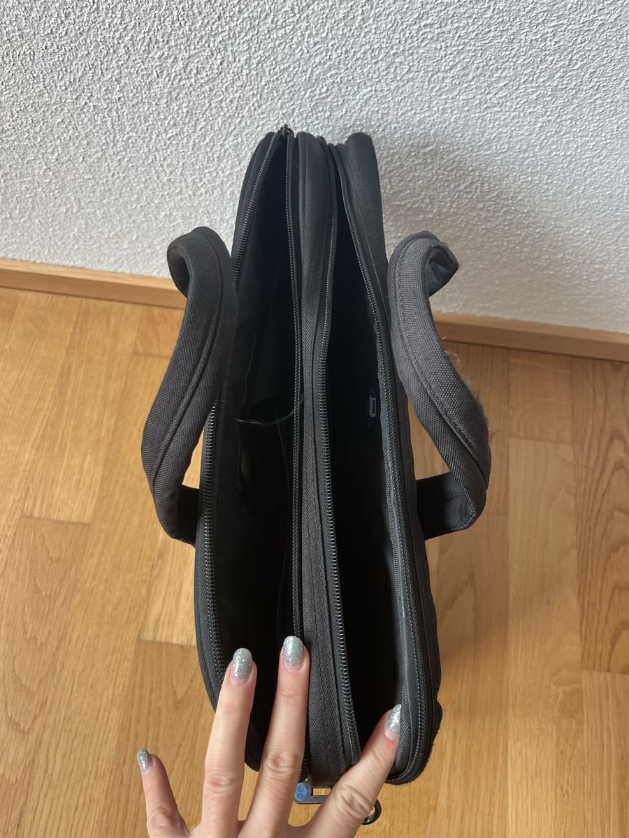 Valises & Sacs: Schwarze HP Laptop Tasche – D'occasion à Zürich par ana.vla 2
